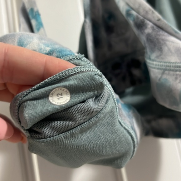 Lululemon - Women’s Bra - Picture 4 of 4